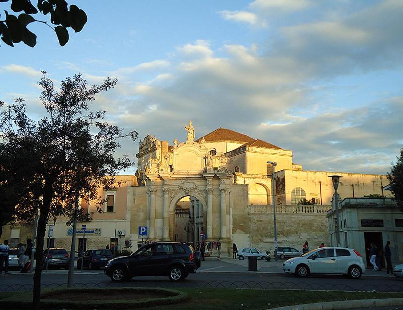 M&R House Villa Lecce Bagian luar foto